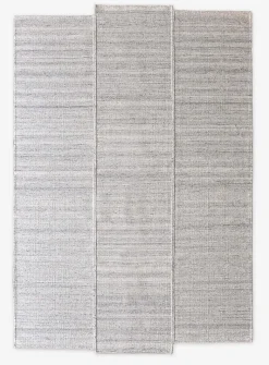 Variation artisanal rug