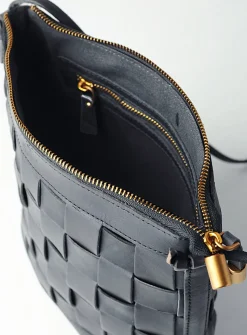 Venture crossbody bag