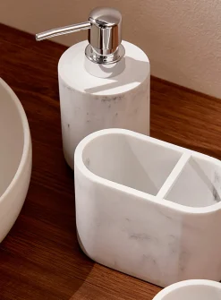 White faux-marble accessories