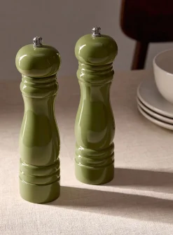 White wood salt and pepper mills