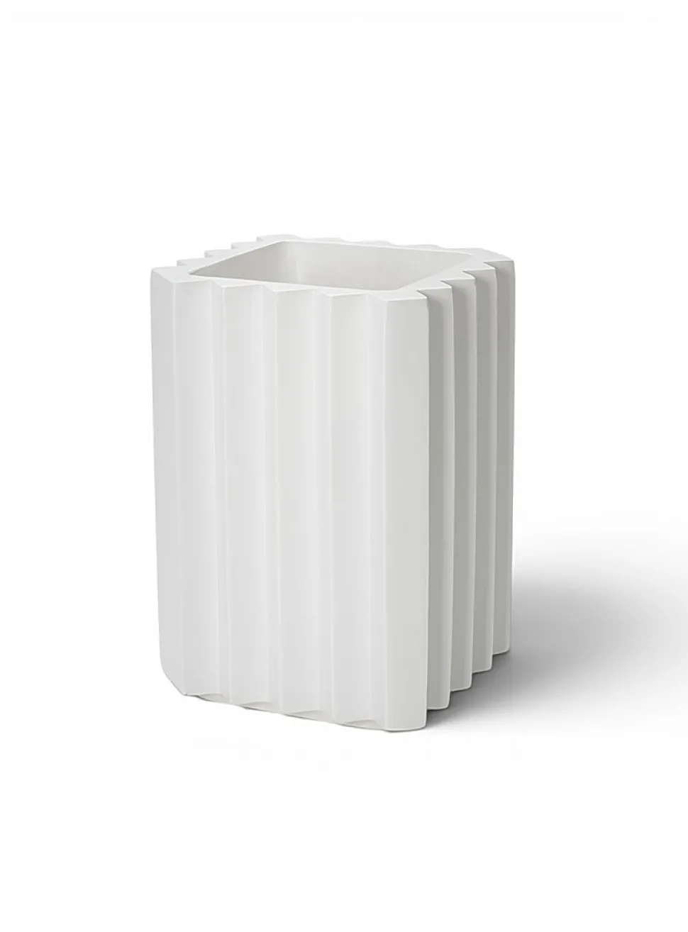 Zigzag triangular bands indoor/outdoor planter